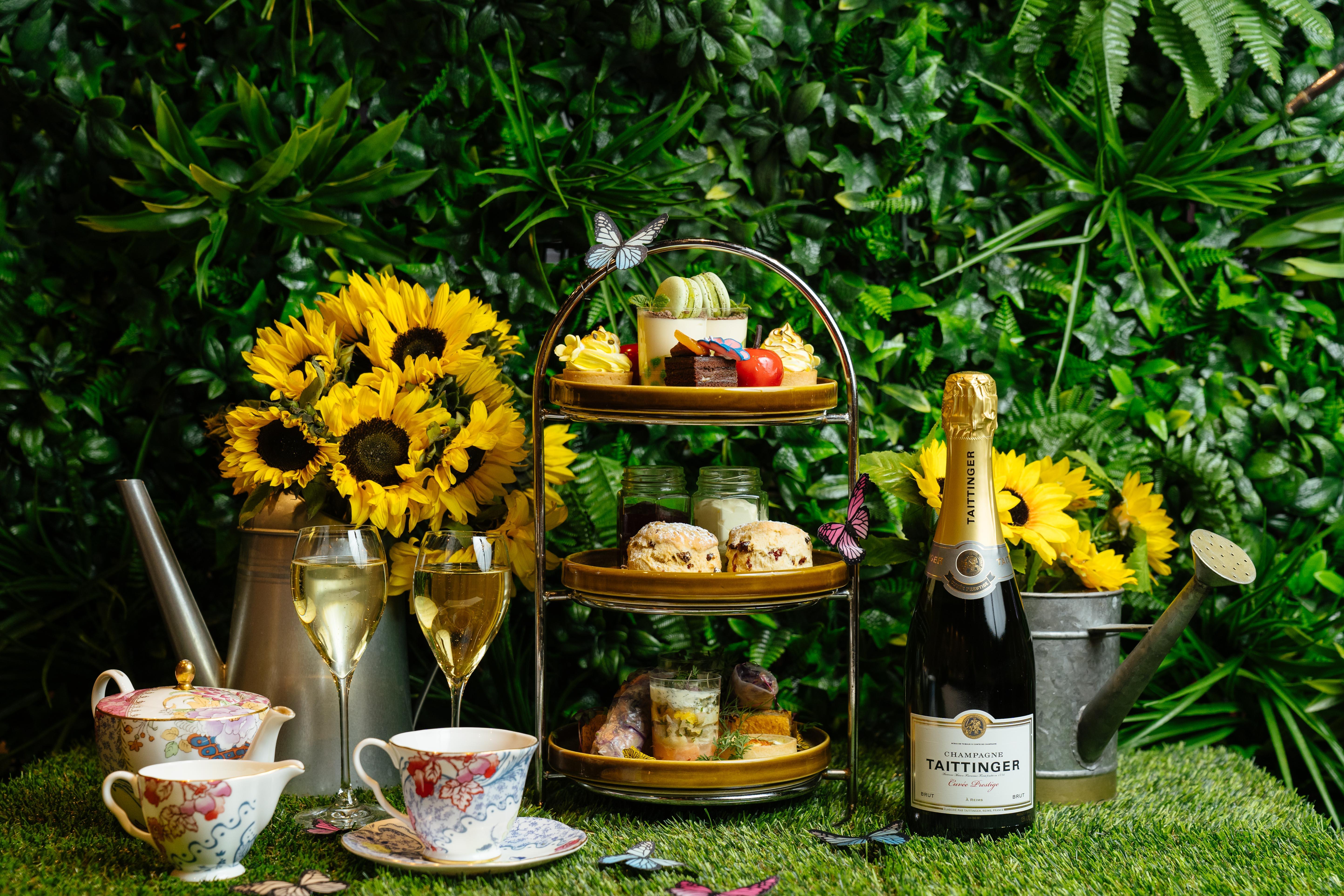 Pan Pacific Perth Hotel Екстериор снимка Afternoon tea at The Ivy, St John's Wood